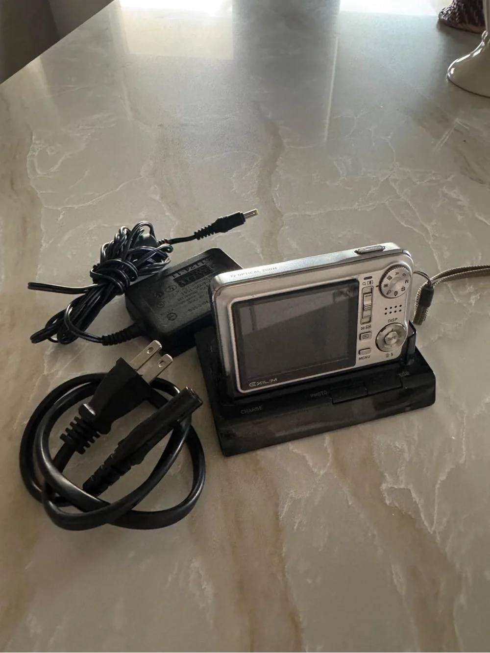 Casio Exilim EX-V7 Compact Digital Y2K Camera 7.2MP Digicam Slim Silver-WORKS